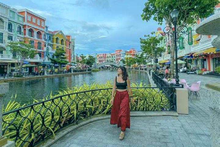 Natalie, 25, a red brown-eyed asian companion based in Phu Phong. Offering Couples, CIM, Girlfriend Experience, Striptease, Massage. Available for incall and...