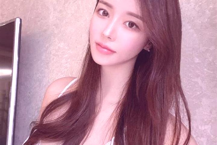 Natalie, 25 — Escort in Shiqiaozi, China