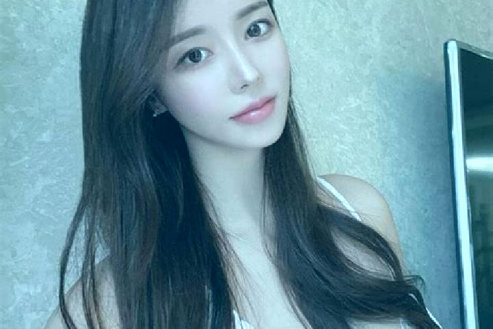 Natalie, 25 — Escort in Songshi, China