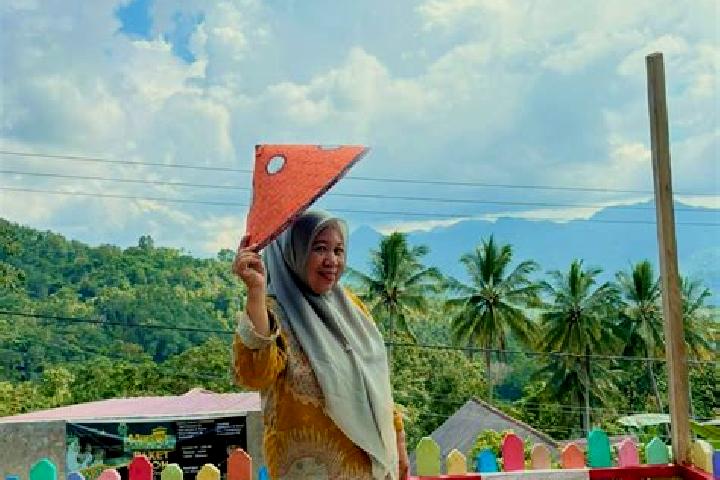 Natalie, 25 — Escort in Tapalang, Indonesia