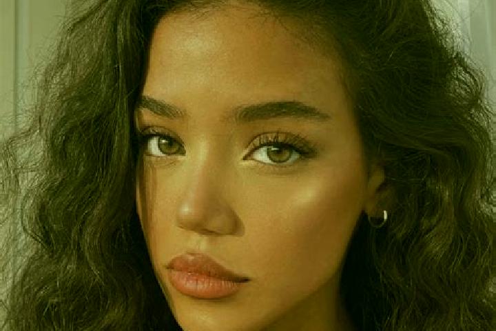 Natalie, 26, a black brown-eyed mediterranean companion based in Prislopu Mare. Offering GFE, CIM, Girlfriend Experience, Roleplay. Available for incall and ...