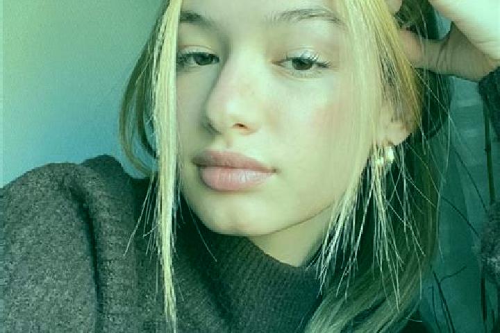 Natalie, 26, a blonde brown-eyed mixed companion based in Barcelona. Offering OWO, CIM, Roleplay, Massage. Available for incall and outcall, day and evening ...