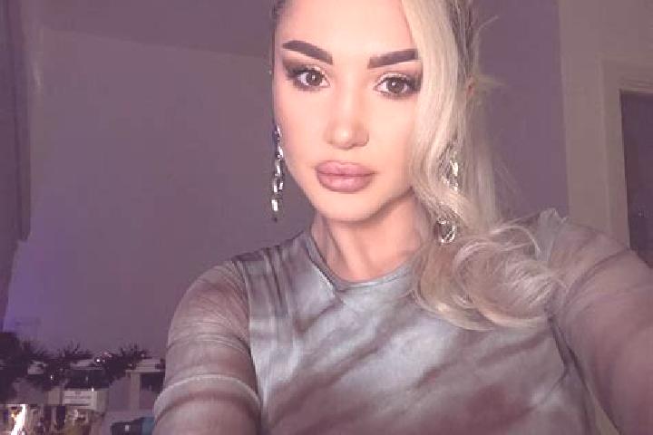 Natalie, 26, a blonde dark-eyed latina companion based in Orisje. Offering Couples, Travel Companion, GFE, Striptease, Erotic Massage. Available for incall a...