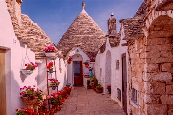 Natalie, 26 — Escort in Alberobello, Italy