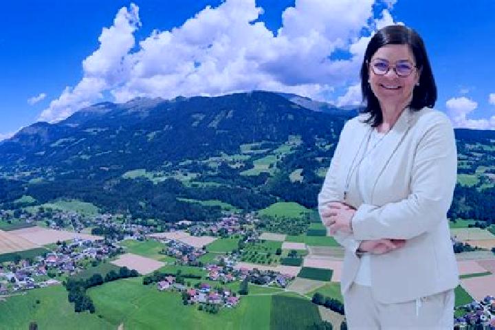 Natalie, 26 — Escort in Lendorf, Austria
