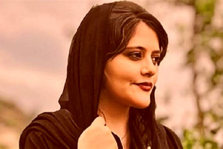 Natalie, 26 — Escort in Shal, Iran