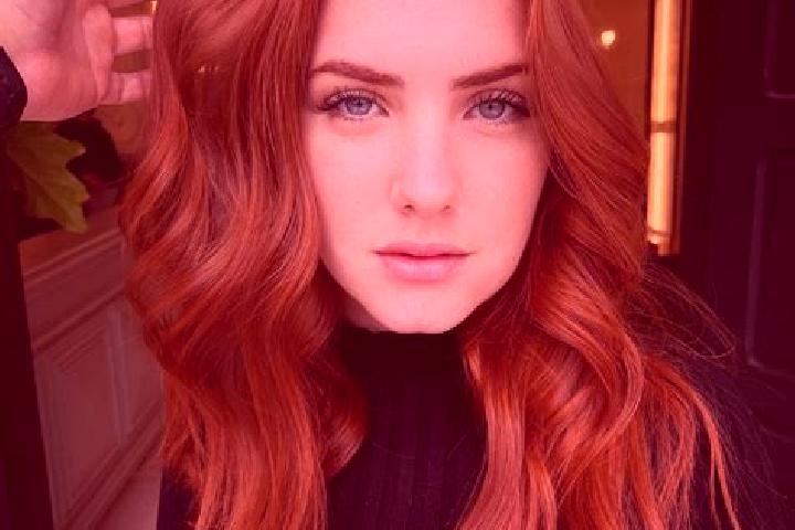 Natalie, 27, a auburn blue-eyed middle eastern companion based in Redhead. Offering A-Level, Duos, Roleplay, Tantra. Available for incall and outcall, day an...