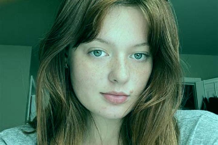 Natalie, 27, a auburn grey-eyed indian companion based in Vol sk. Offering 69, OWO, Party Girl, Travel Companion. Available for incall and outcall, overnight...