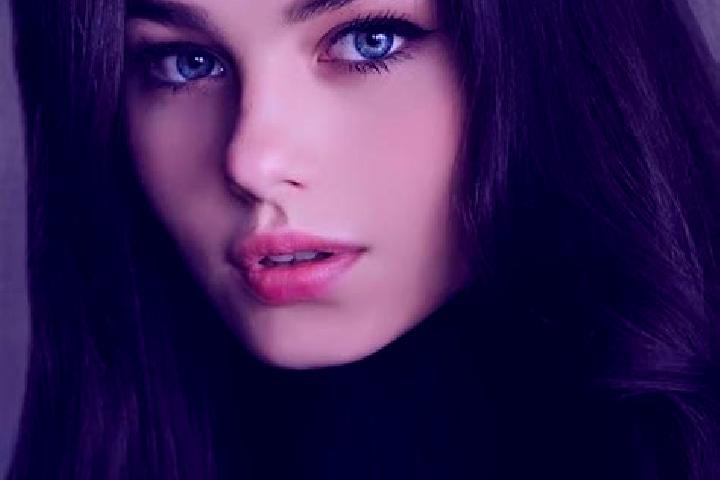 Natalie, 27, a brunette amber-eyed slavic companion based in Tabuleiro. Offering Erotic Massage, Girlfriend Experience, OWO, Duos, Prostate Massage. Availabl...