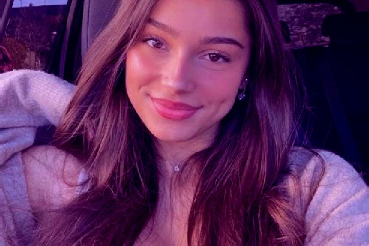Natalie, 27, a brunette blue-eyed mixed companion based in El Chichicaste. Offering GFE, Travel Companion, Domination, Party Girl. Available for incall and o...