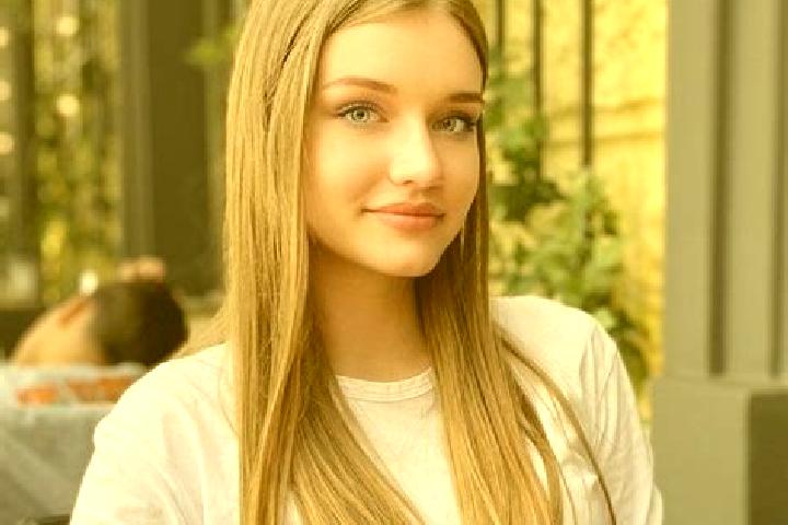 Natalie, 27 — Escort in Cosmina de Jos, Romania