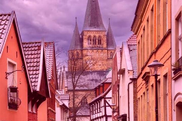 Natalie, 27 — Escort in Warendorf, Germany