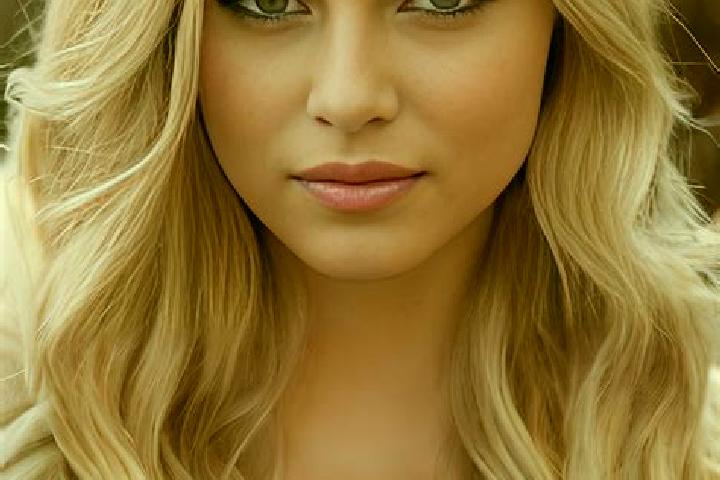 Natalie, 28, a blonde grey-eyed latina companion based in Rodriguez Tejeda. Offering OWO, Deep French Kissing, A-Level, Couples. Available for incall and out...