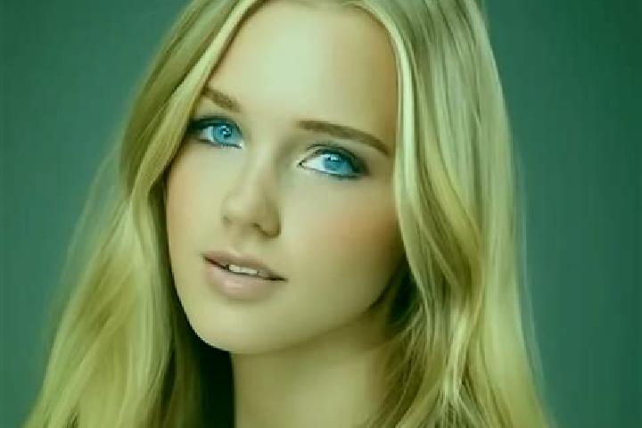 Natalie, 28, a blonde grey-eyed mixed companion based in Steinborn. Offering Couples, 69, A-Level, GFE. Available for incall and outcall, day and evening dates.