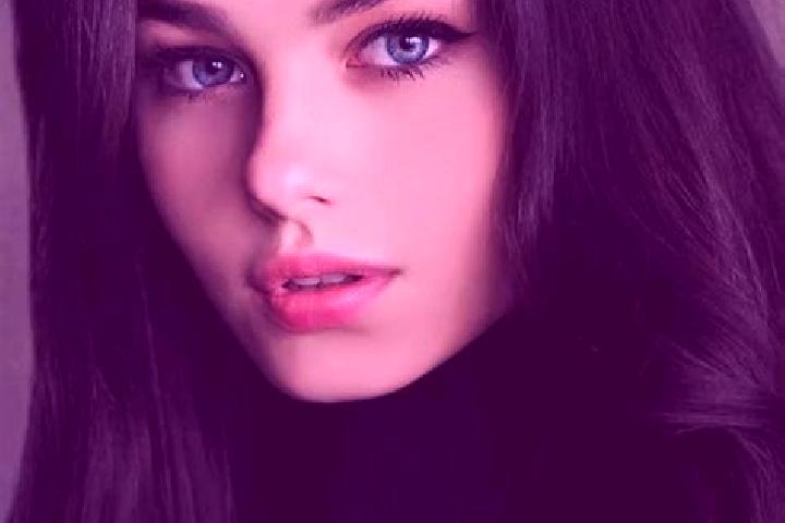 Natalie, 28, a brunette grey-eyed caucasian companion based in Point Clare. Offering GFE, OWO, A-Level. Available for incall and outcall, day and evening dates.