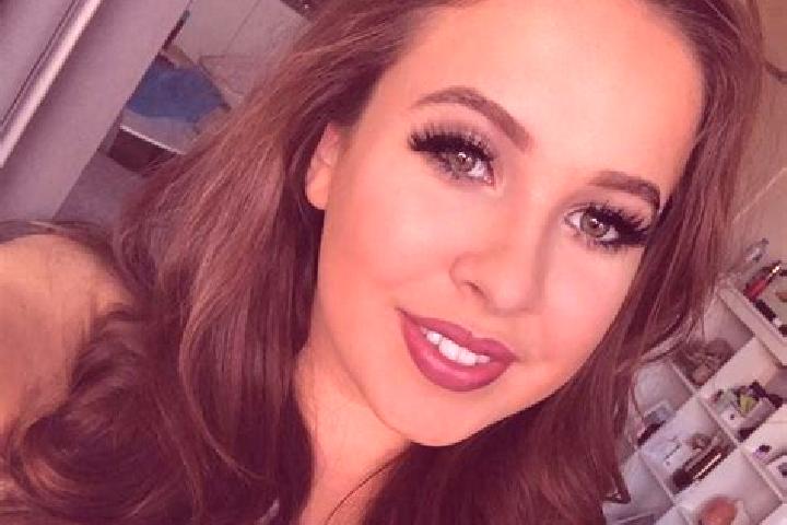 Natalie, 28, a dark blonde amber-eyed mediterranean companion based in Tekamah. Offering Erotic Massage, GFE, Deep French Kissing. Available for incall and o...