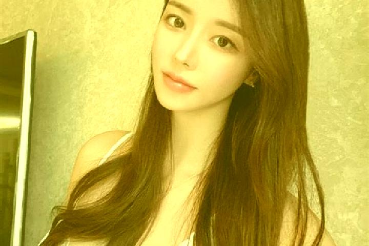 Natalie, 28 — Escort in Xinjiamiao, China