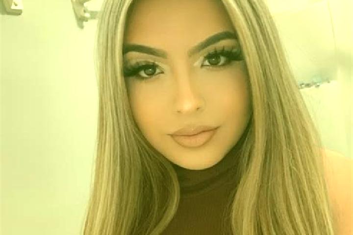 Natalie, 29, a blonde amber-eyed latina companion based in Kootstertille. Offering Couples, Prostate Massage, OWO. Available for incall and outcall, day and ...