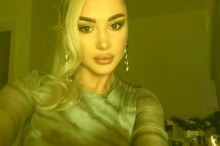 Natalie, 29, a blonde grey-eyed latina companion based in Adams. Offering Roleplay, Party Girl, Duos, GFE. Available for incall and outcall, day and evening ...