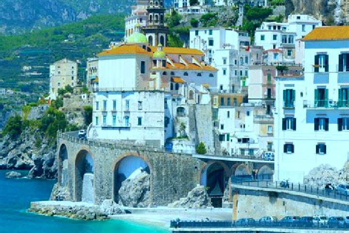 Natalie, 29 — Escort in Bore, Italy