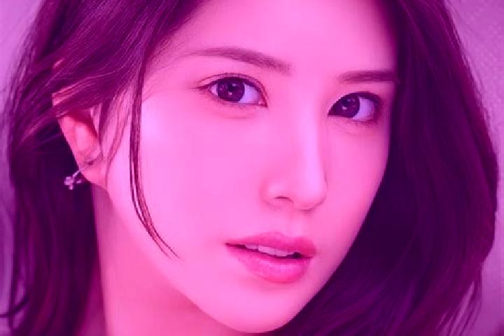 Natalie, 29 — Escort in Nagi, Japan