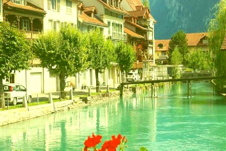 Natalie, 29 — Escort in Promontogno, Switzerland