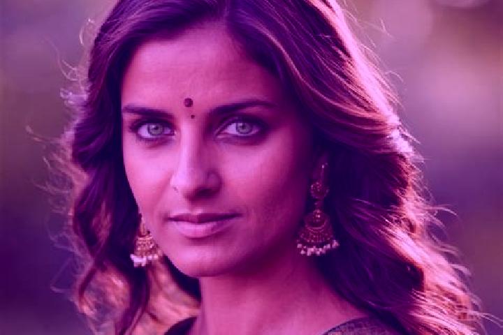 Natalie, 30, a chestnut green-eyed indian companion based in Kleine-Spouwen. Offering GFE, CIM, Travel Companion, Girlfriend Experience. Available for incall...
