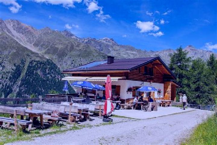 Natalie, 30 — Escort in Arzl im Pitztal, Austria
