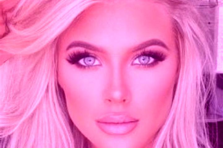 Natalie, 31, a platinum blonde green-eyed latina companion based in Kanjiza. Offering Tantra, BDSM. Available for incall and outcall, day and evening dates.