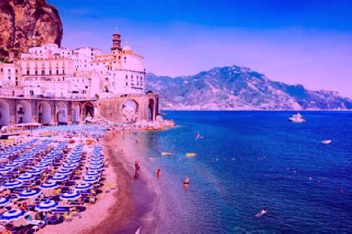 Natalie, 31 — Escort in Torchiara, Italy