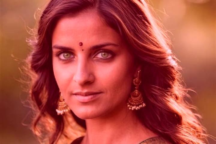 Natalie, 32, a brunette green-eyed indian companion based in Universidade Rural. Offering Tantra, CIM, 69, Fetish, Couples. Available for incall and outcall,...