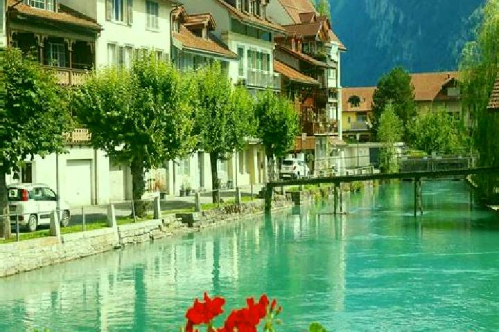 Natalie, 32 — Escort in Ruemikon, Switzerland