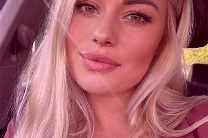 Natalie, 33, a blonde hazel-eyed slavic companion based in Chalmers. Offering Party Girl, Couples, Massage, Travel Companion, BDSM. Available for incall and ...