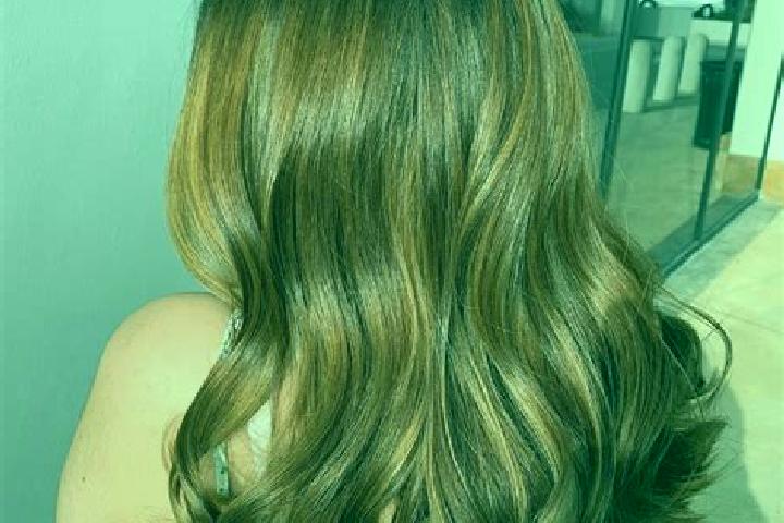 Natalie, 33, a chestnut hazel-eyed caucasian companion based in Santiago Xanica. Offering A-Level, 69, Prostate Massage, Erotic Massage. Available for incall...