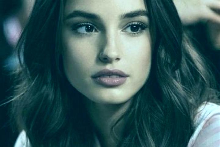 Natalie, 34, a brunette brown-eyed middle eastern companion based in Somero. Offering Couples, 69, Girlfriend Experience, Striptease, BDSM. Available for inc...