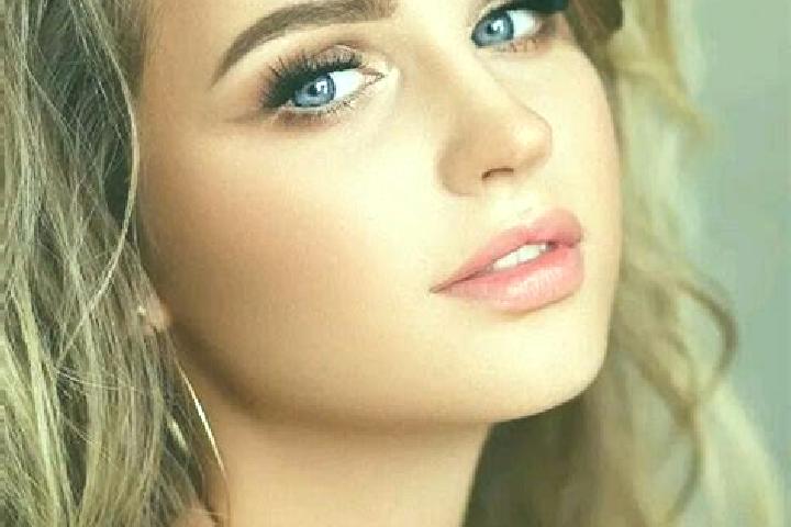Natalie, 34, a dark blonde blue-eyed mediterranean companion based in Bieniewice. Offering Dinner Date, Girlfriend Experience, Party Girl, GFE, Overnight. Av...
