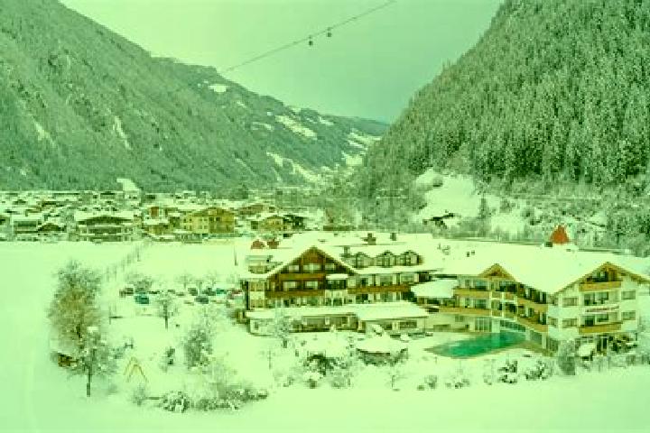 Natalie, 34 — Escort in Mayrhofen, Austria