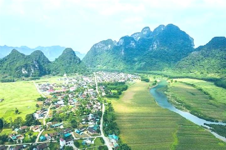 Natalie, 34 — Escort in Tan Hoa, Vietnam