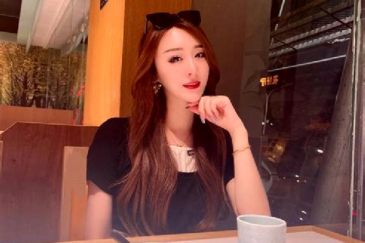 Natalie, 35 — Escort in Heiheba, China