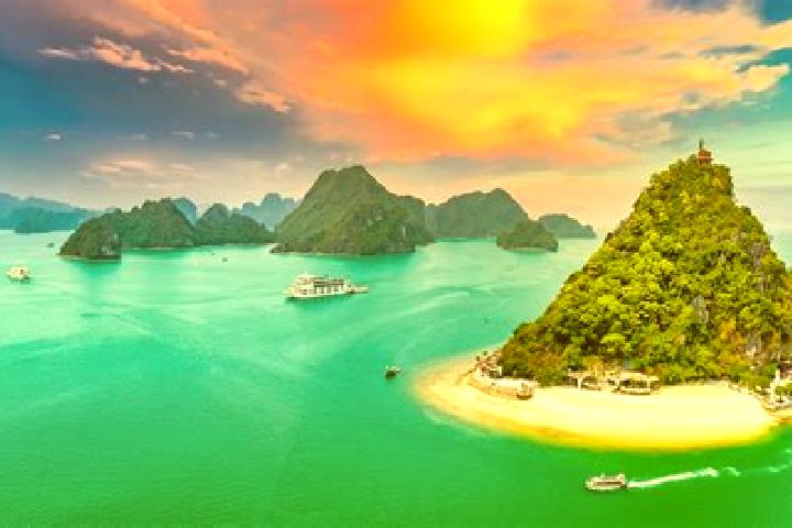 Natalie, 35 — Escort in Huong Tra, Vietnam