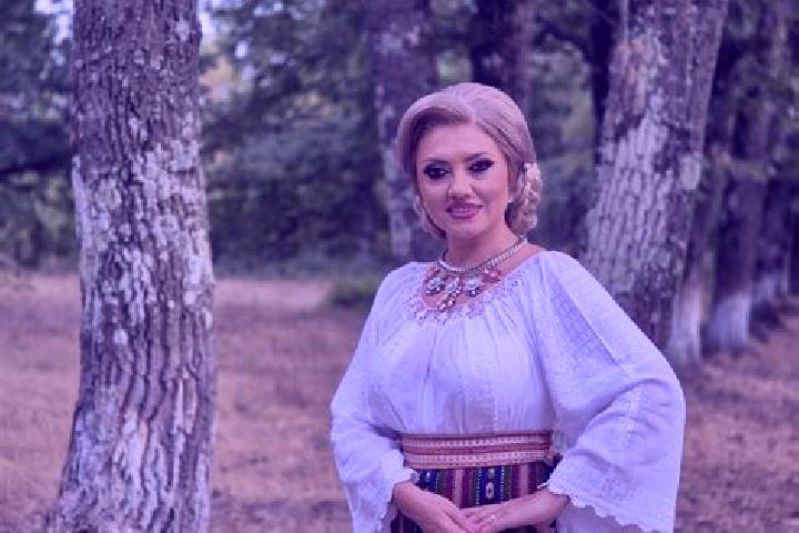 Natalie, 35 — Escort in Pacureti, Romania