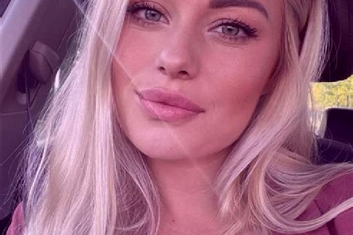 Natalie, 36, a blonde hazel-eyed latina companion based in Babbie. Offering 69, Striptease, Erotic Massage, Duos. Available for incall and outcall, overnight...