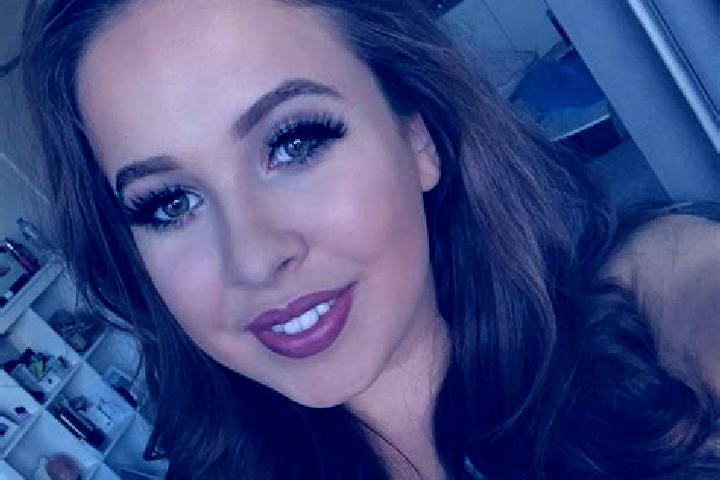 Natalie, 36, a brunette dark-eyed caucasian companion based in Abu Dhabi. Offering Duos, CIM. Available for incall and outcall, day and evening dates.