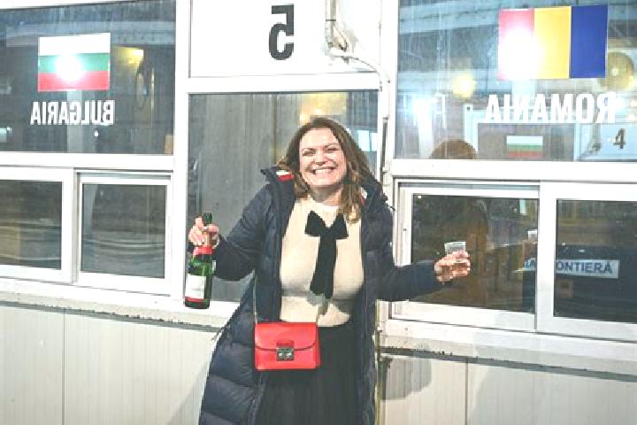 Natalie, 36 — Escort in Baltagesti, Romania