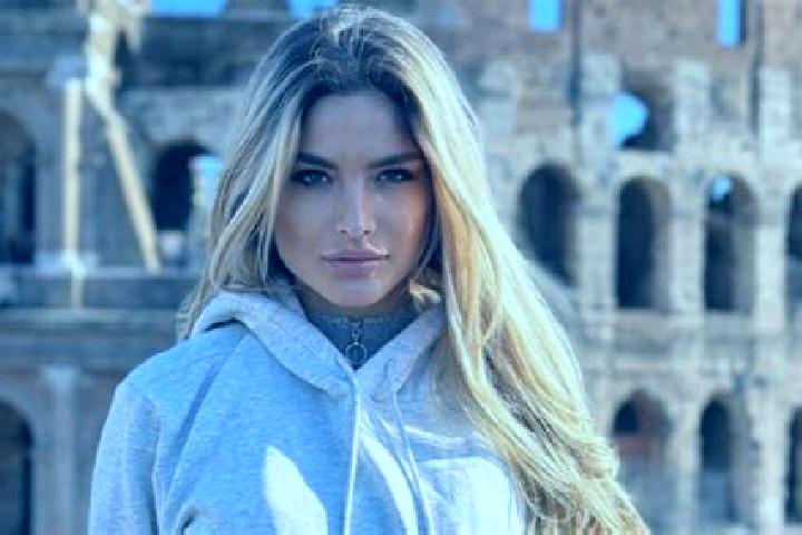 Natalie, 36 — Escort in Isola del Cantone, Italy