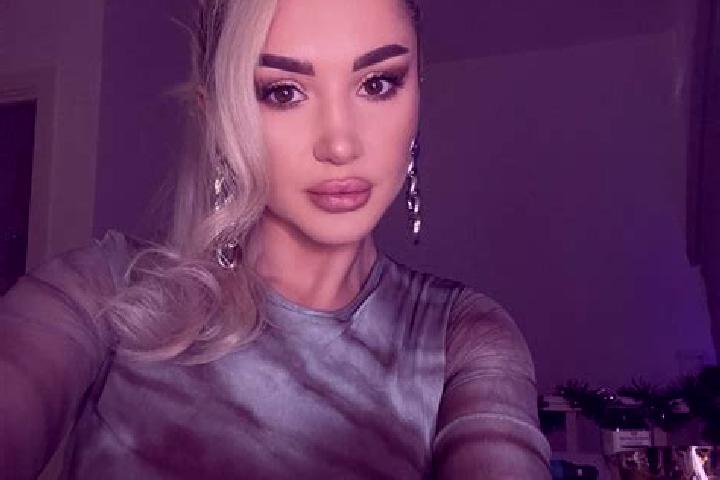 Natalie, 37, a auburn green-eyed slavic companion based in Badyokaha. Offering GFE, Couples, Dinner Date, Travel Companion. Available for incall and outcall,...
