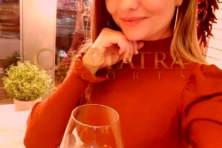 Natalie, 37, a red hazel-eyed asian companion based in Daneasa. Offering Massage, GFE, OWO, Party Girl. Available for incall and outcall, day and evening dates.