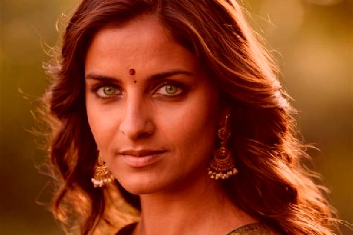 Natalie, 38, a brunette green-eyed indian companion based in Pujiawan. Offering Party Girl, Erotic Massage, Girlfriend Experience. Available for incall and o...