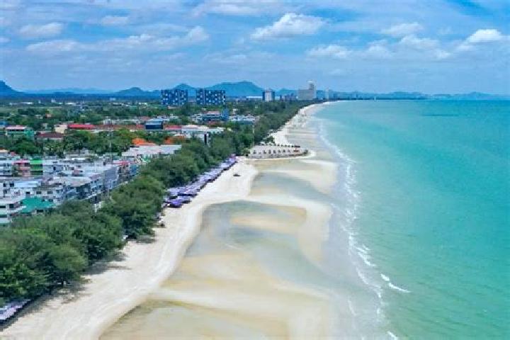 Natalie, 38 — Escort in Phetchaburi, Thailand