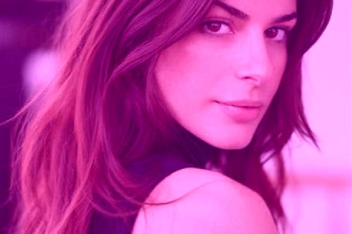 Natalie, 39, a auburn brown-eyed caribbean companion based in Falconridge. Offering Roleplay, 69. Available for incall and outcall, day and evening dates.